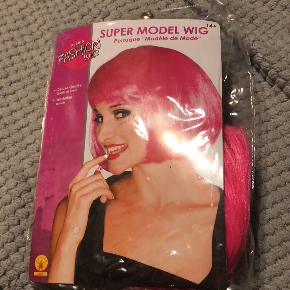 Halloween Hot pink wig & wig cap - Picture 2 of 5